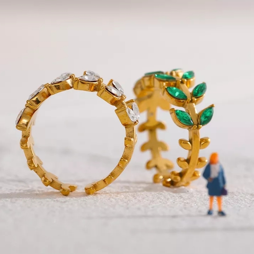 Delicate Diamonds Leaf Adjustable Ring - Picture 4 of 5